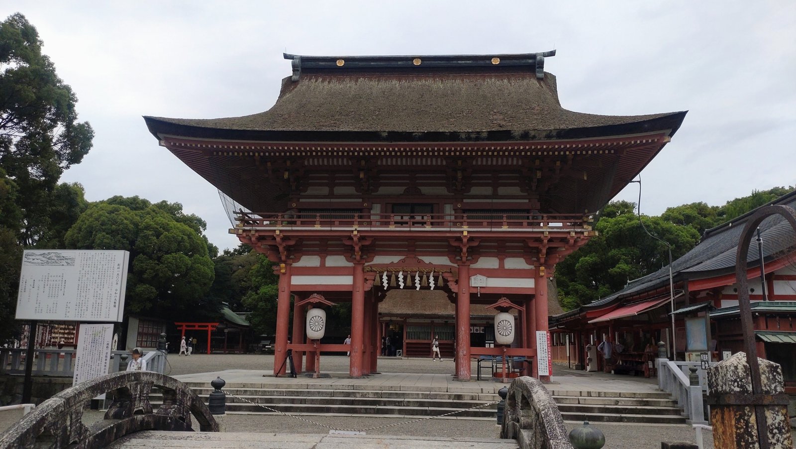 津島神社の楼門